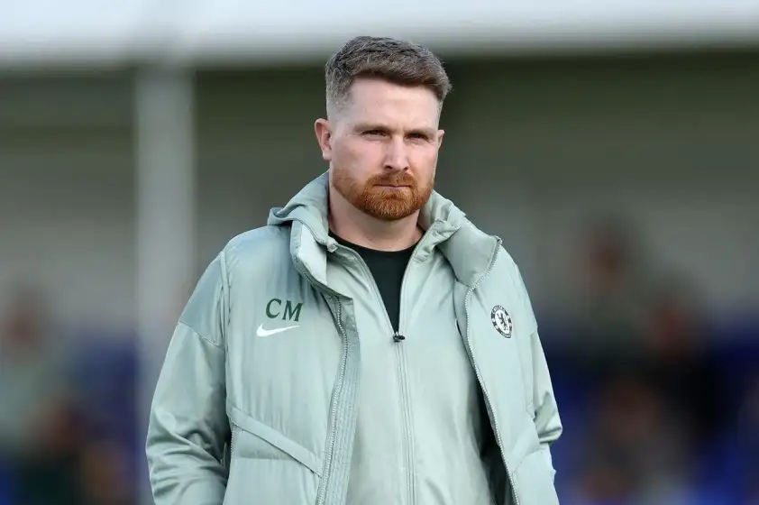 Calum McFarlane sẽ là HLV tạm quyền của Chelsea (Ảnh: GOAL).